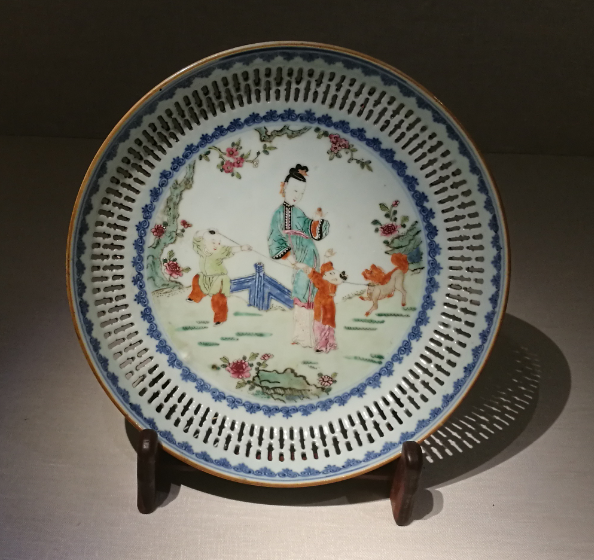 blue and white porcelain serving plate