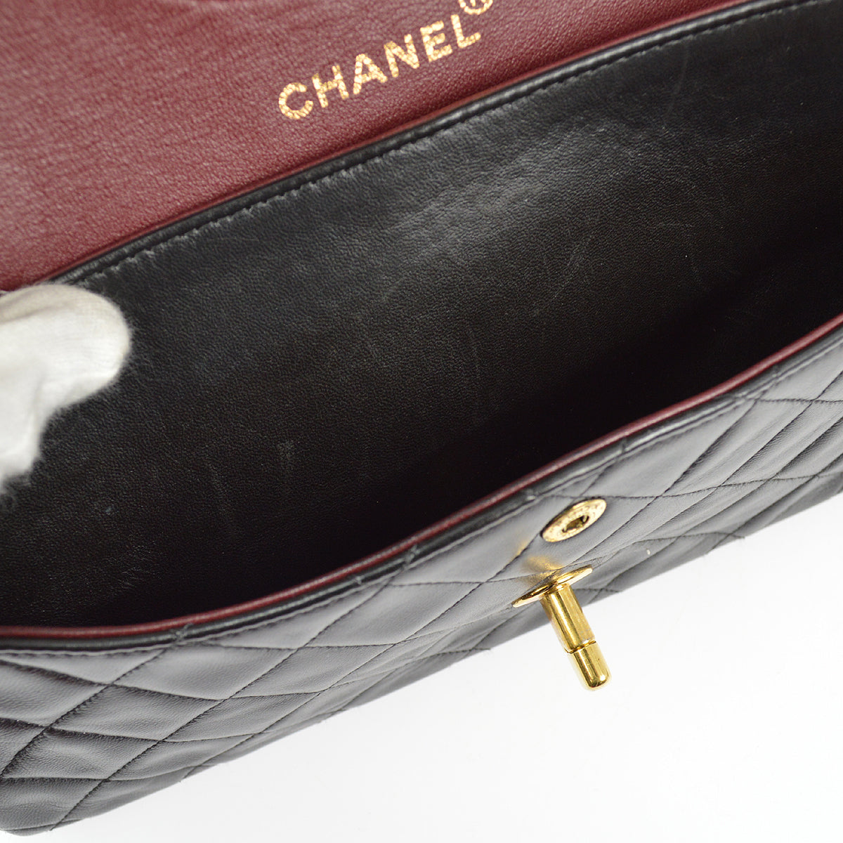 Chanel Travel Line Flap Bag: A Luxurious Companion on Your Journey