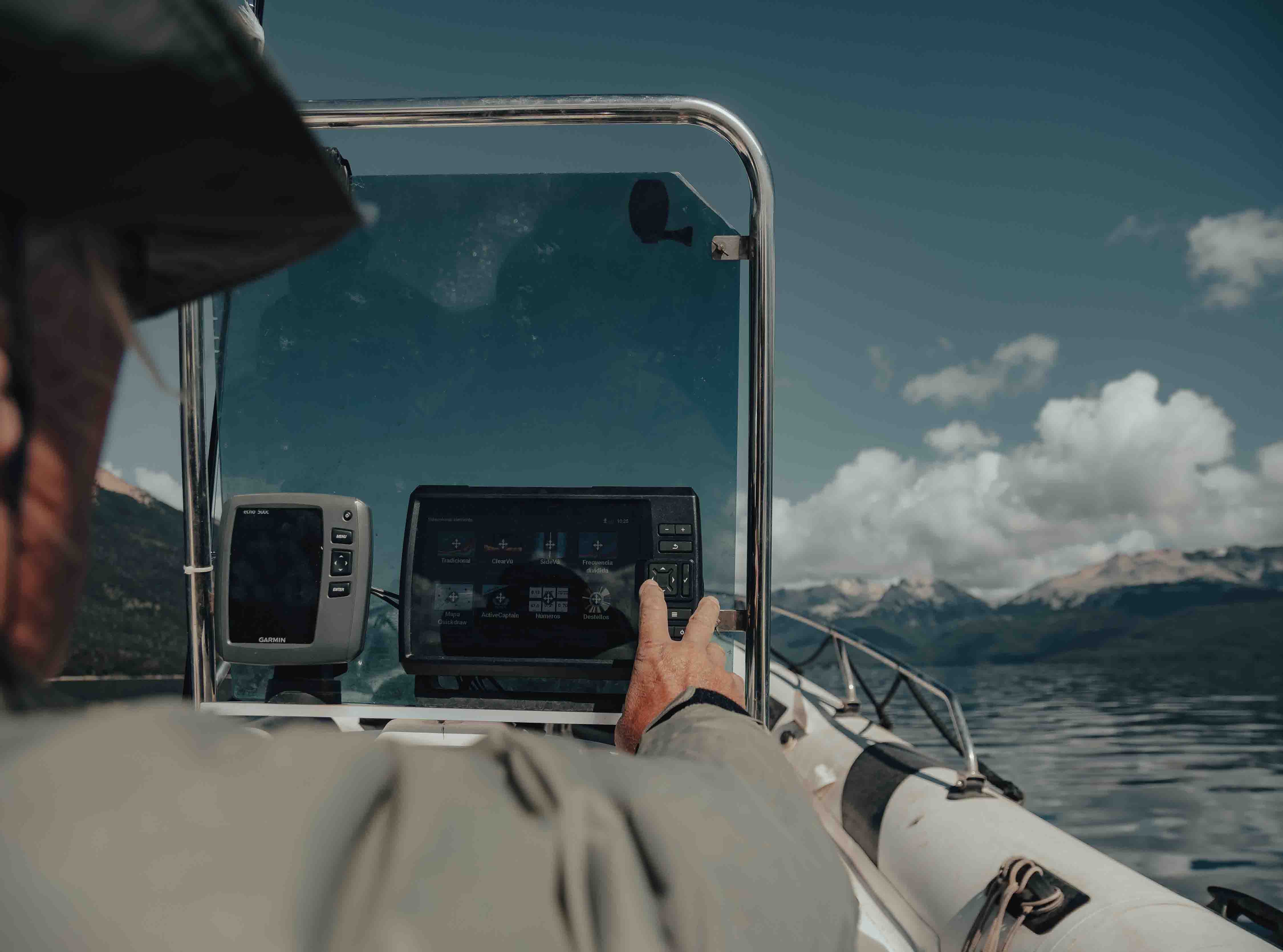 How Outboard Travel Support Can Enhance Your Boating Experience