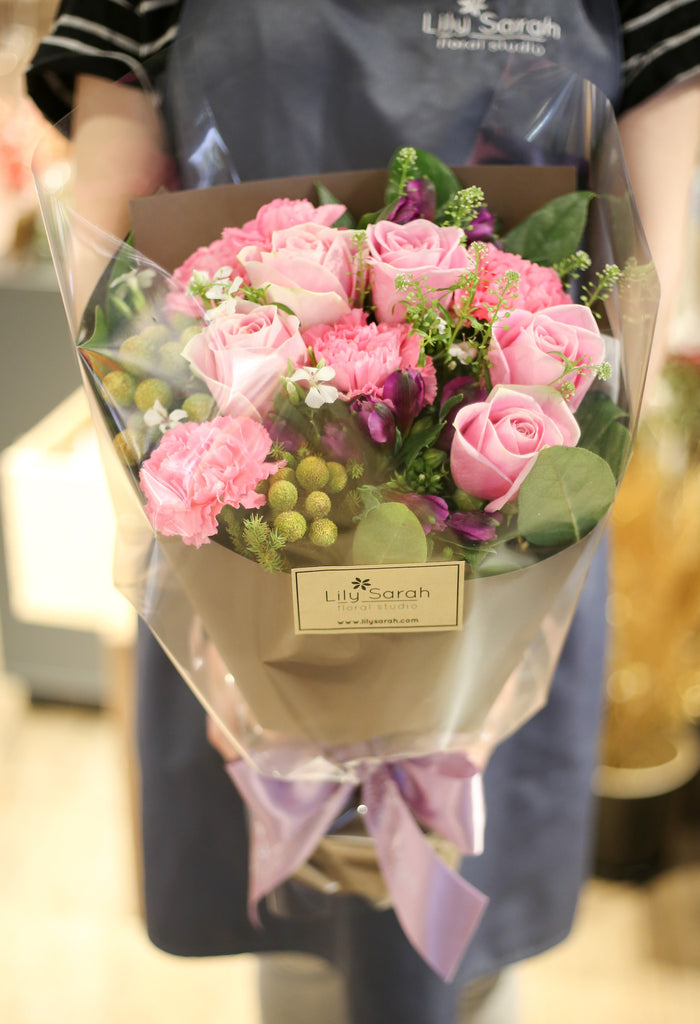 Valentine rose,Christmas tree mother"s day bouquet, red rose bouquet, valentine"s bouquet 玫瑰