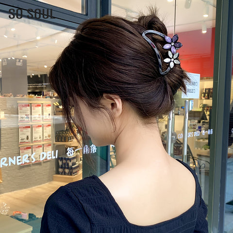 韩国样式的后脑勺发卡发爪