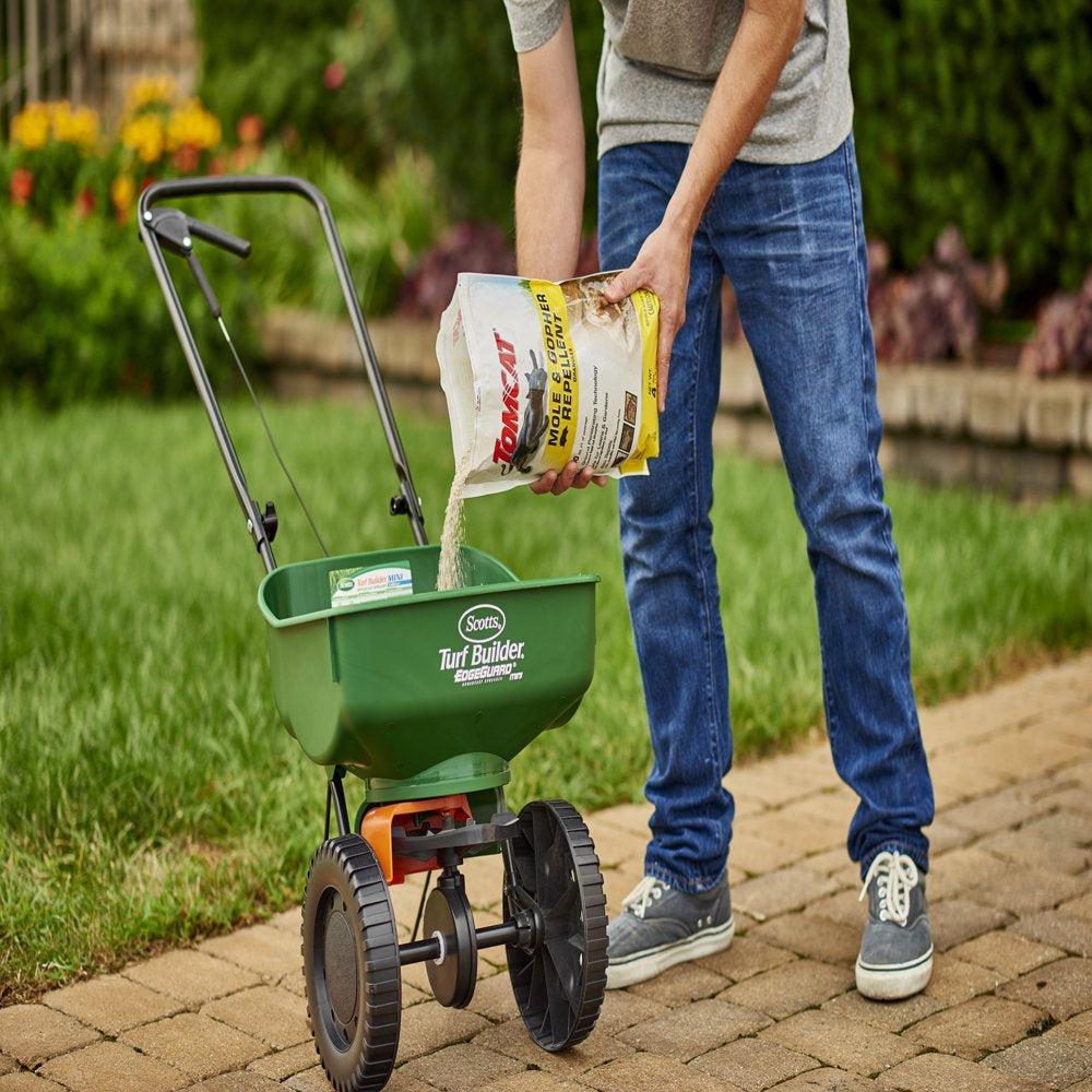 Tomcat Mole & Gopher Repellent Granules, Safe for Lawn and Garden, Formulated with Castor Oil, 4 Lb.