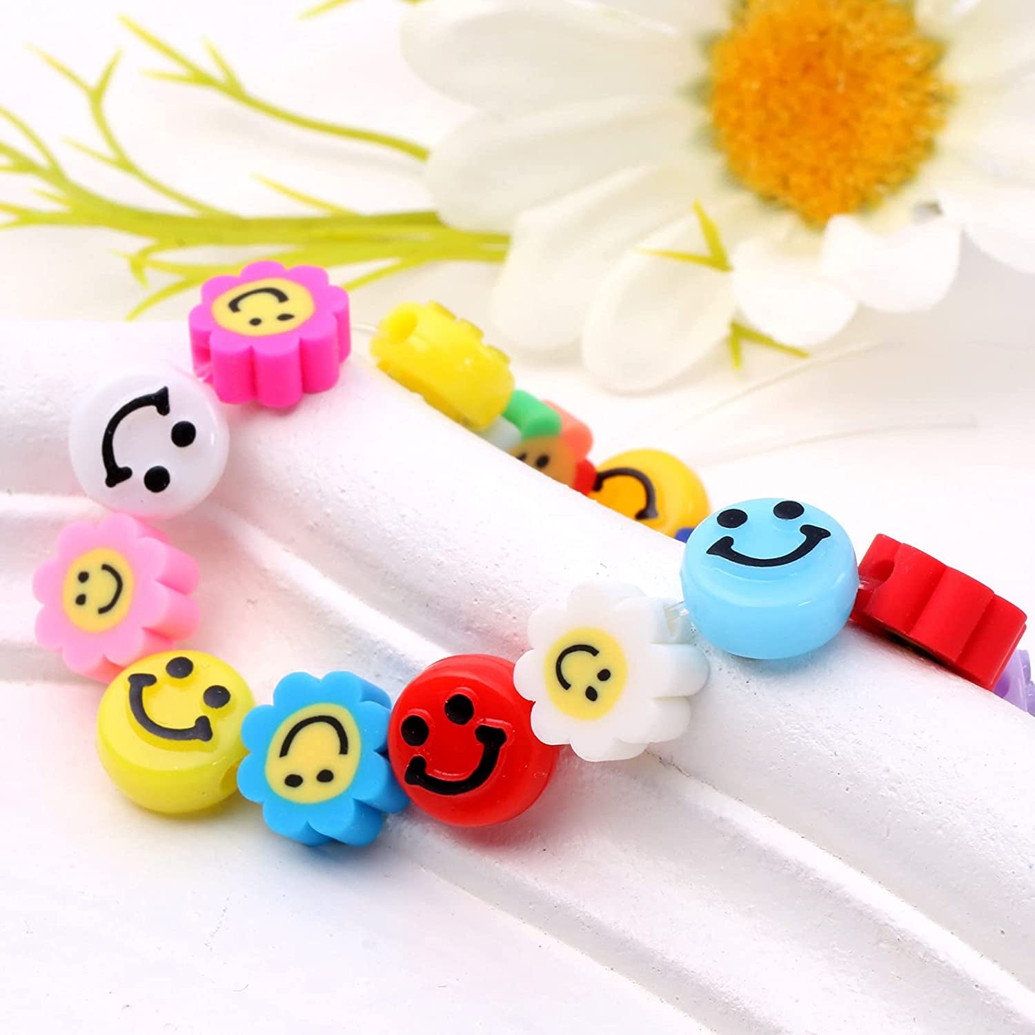 600Pcs  Variety Smiley Face Beads