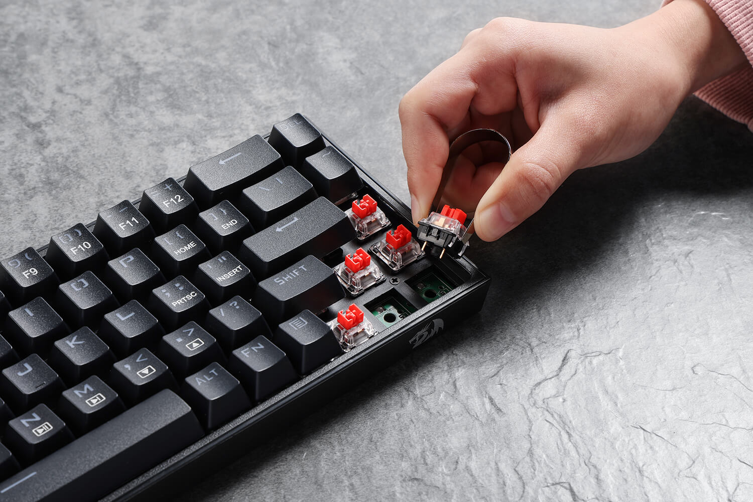 Hot-Swappable Red Switches