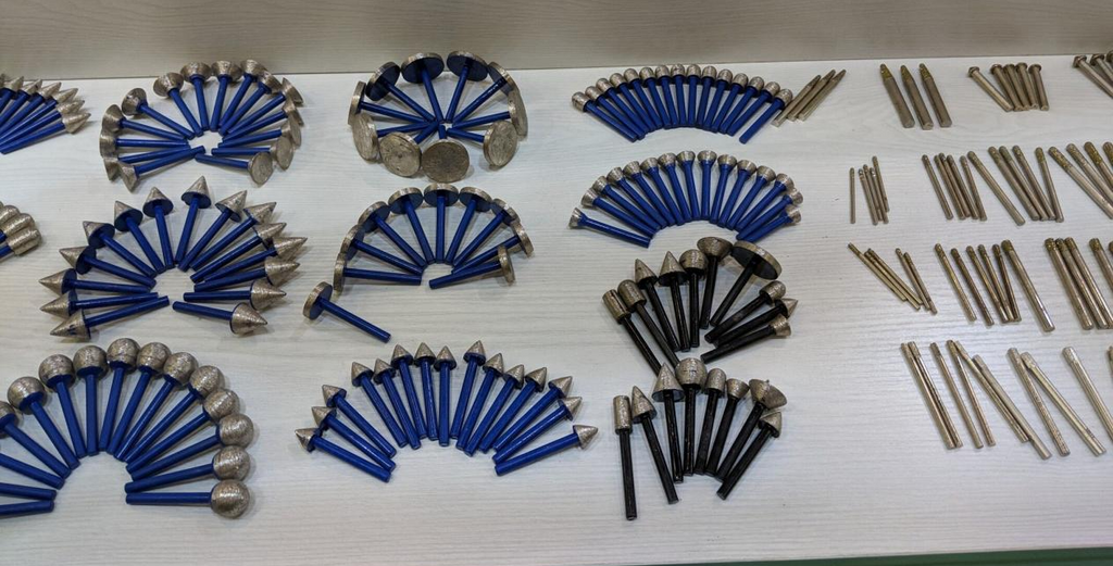 different-shapes-of-scultping-tools