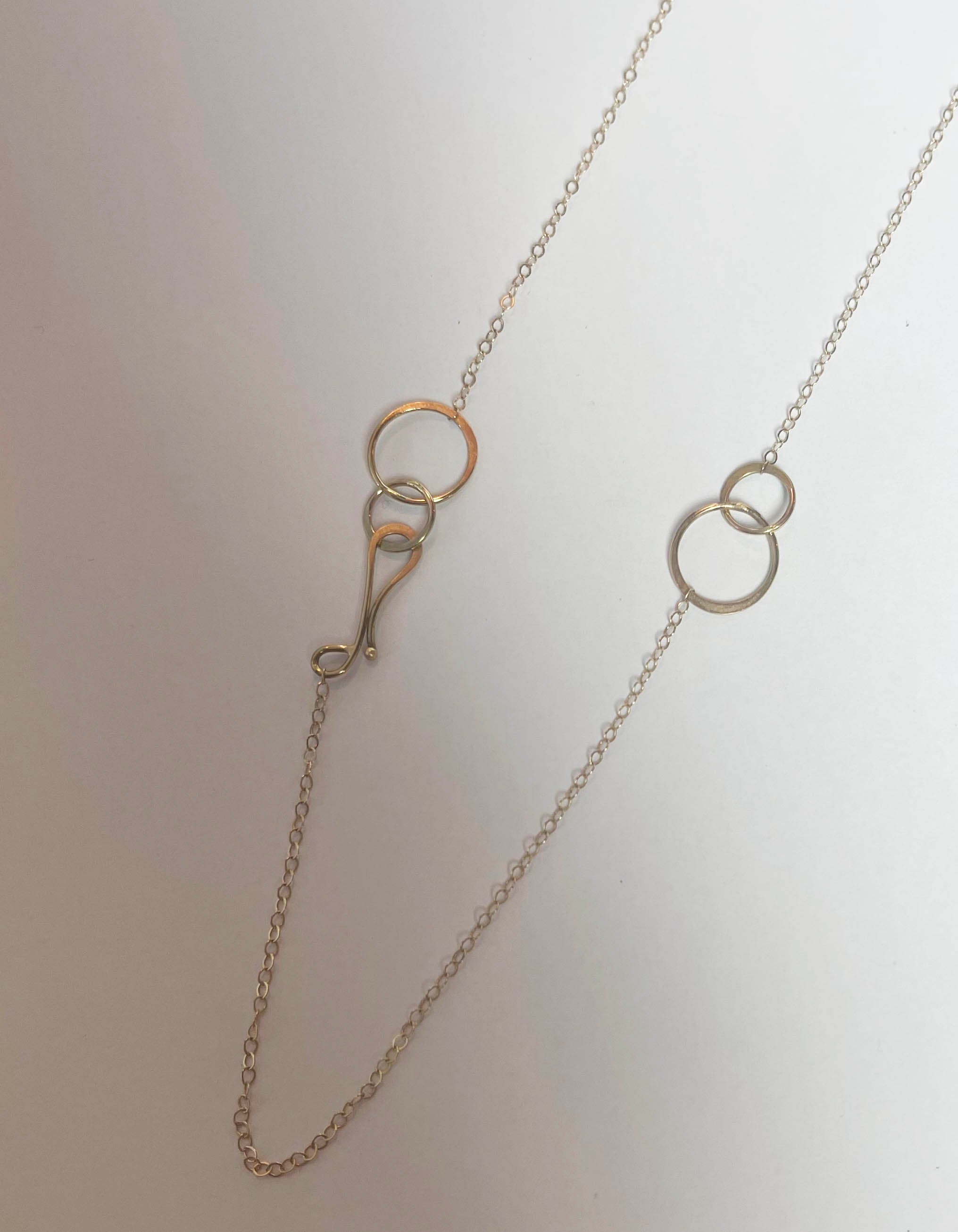 Melissa Joy Manning 14K Yellow Gold Chainlink Lariat w/ Stone Drop