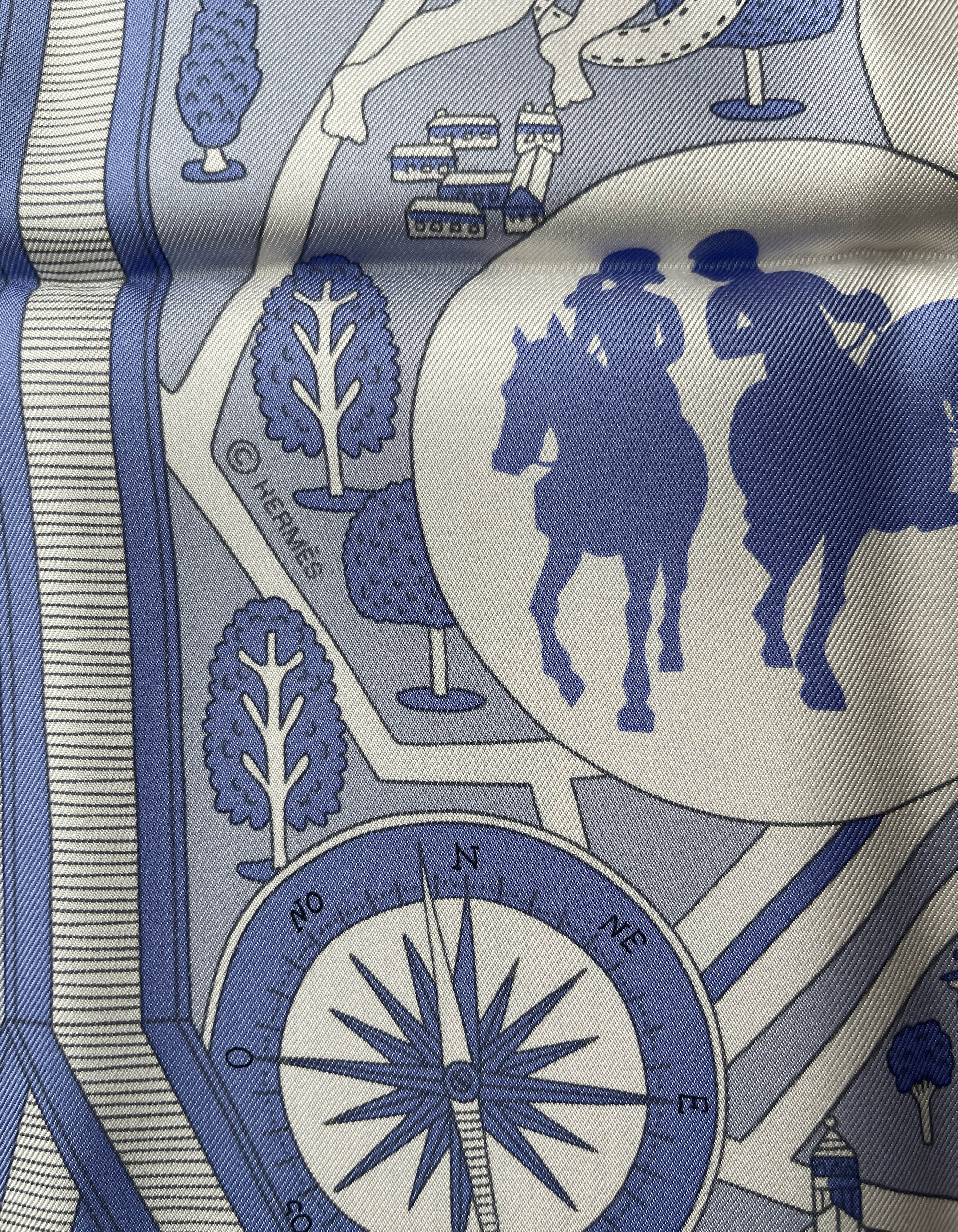 Hermes Blue/White Les Nouveaux Amoureux de Paris 90cm Silk Scarf