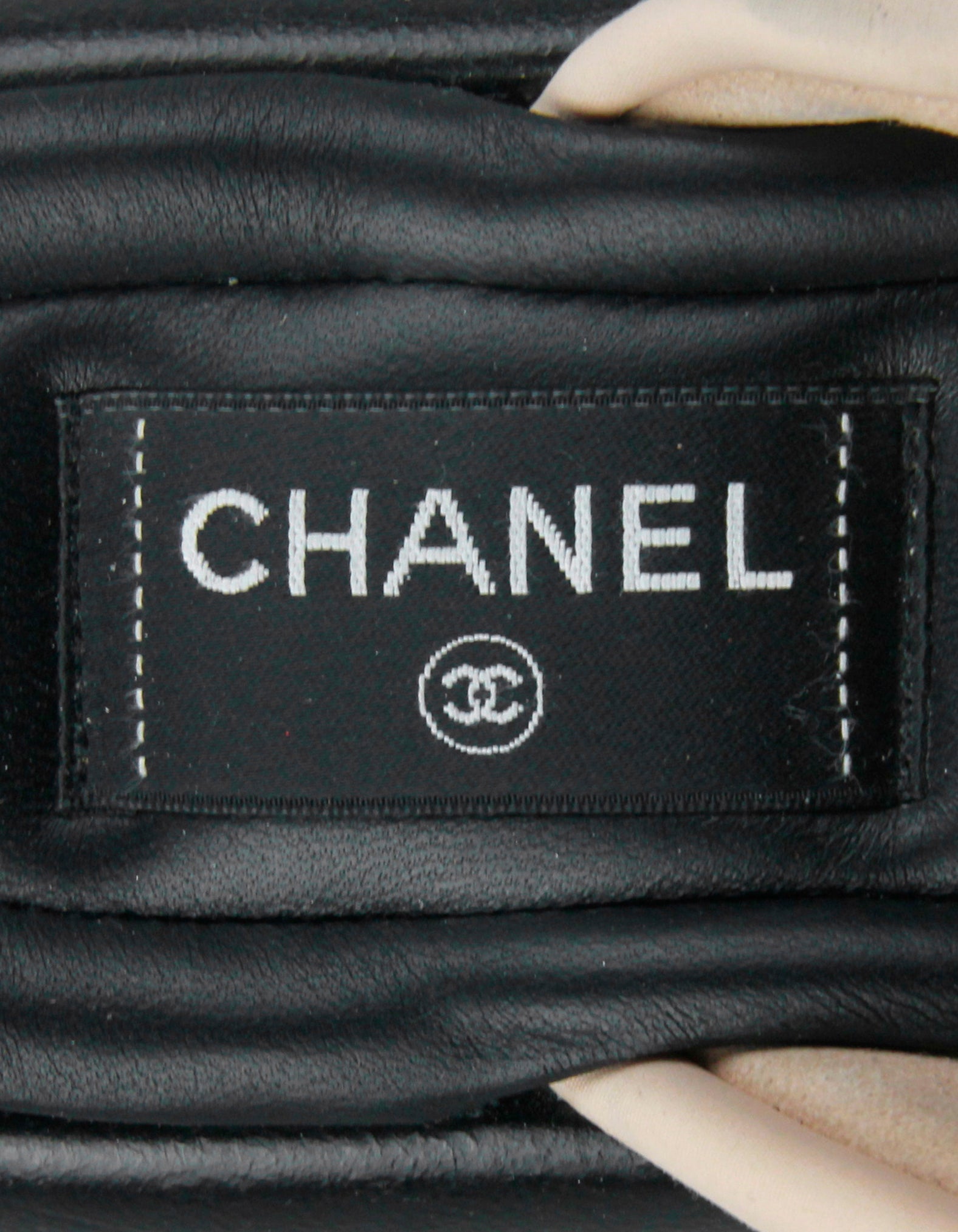 Chanel 2022 Nude/ Black Criss-Cross CC Logo Slides sz 39