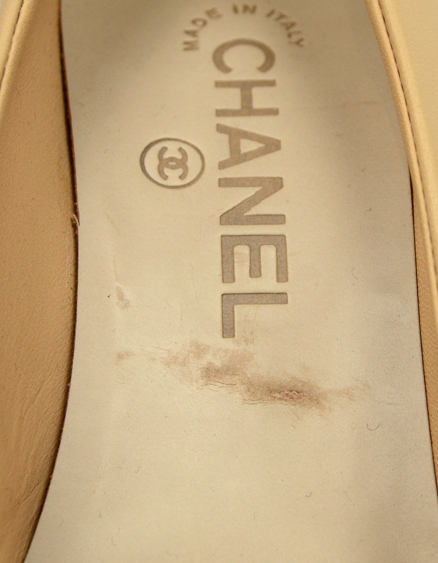 Chanel Beige/Black Leather Hidden Platform CC Heels sz 37