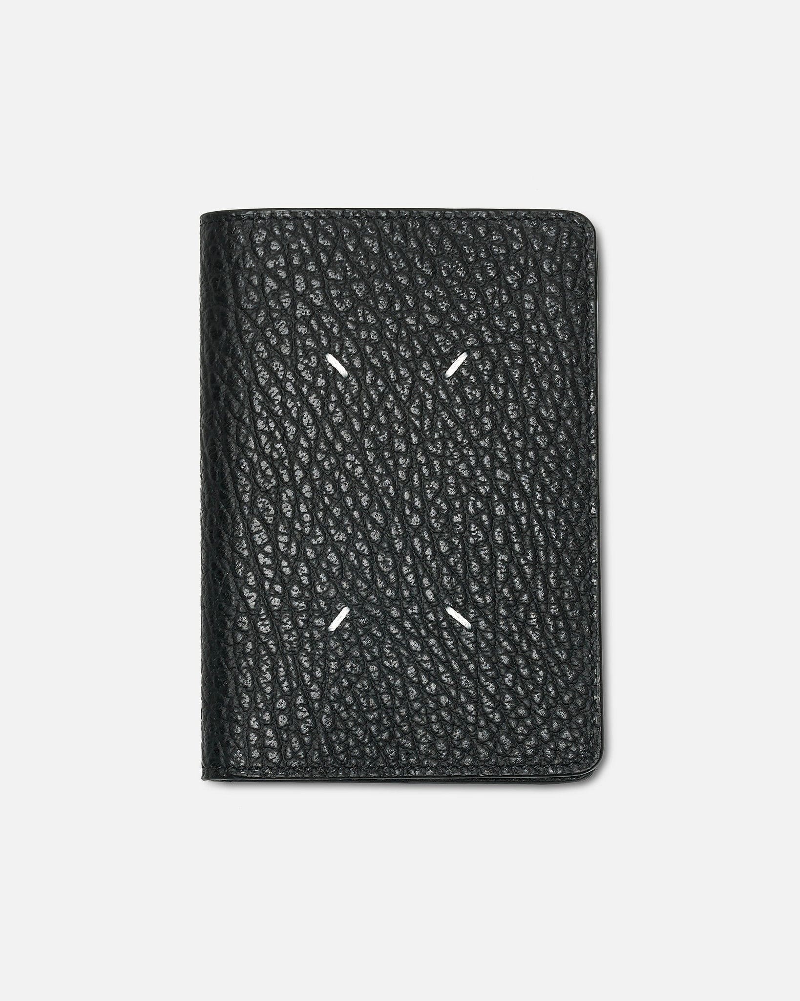 Grainy Leather Passport Cover in Black