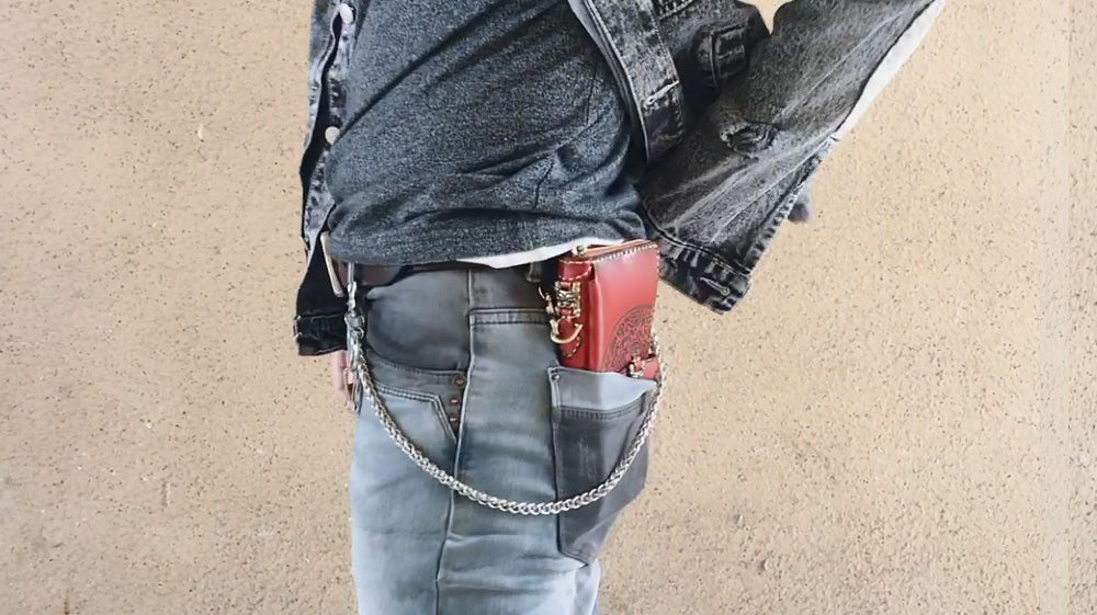 Why Do People Wear A Chain on Their Pants – iChainWallets