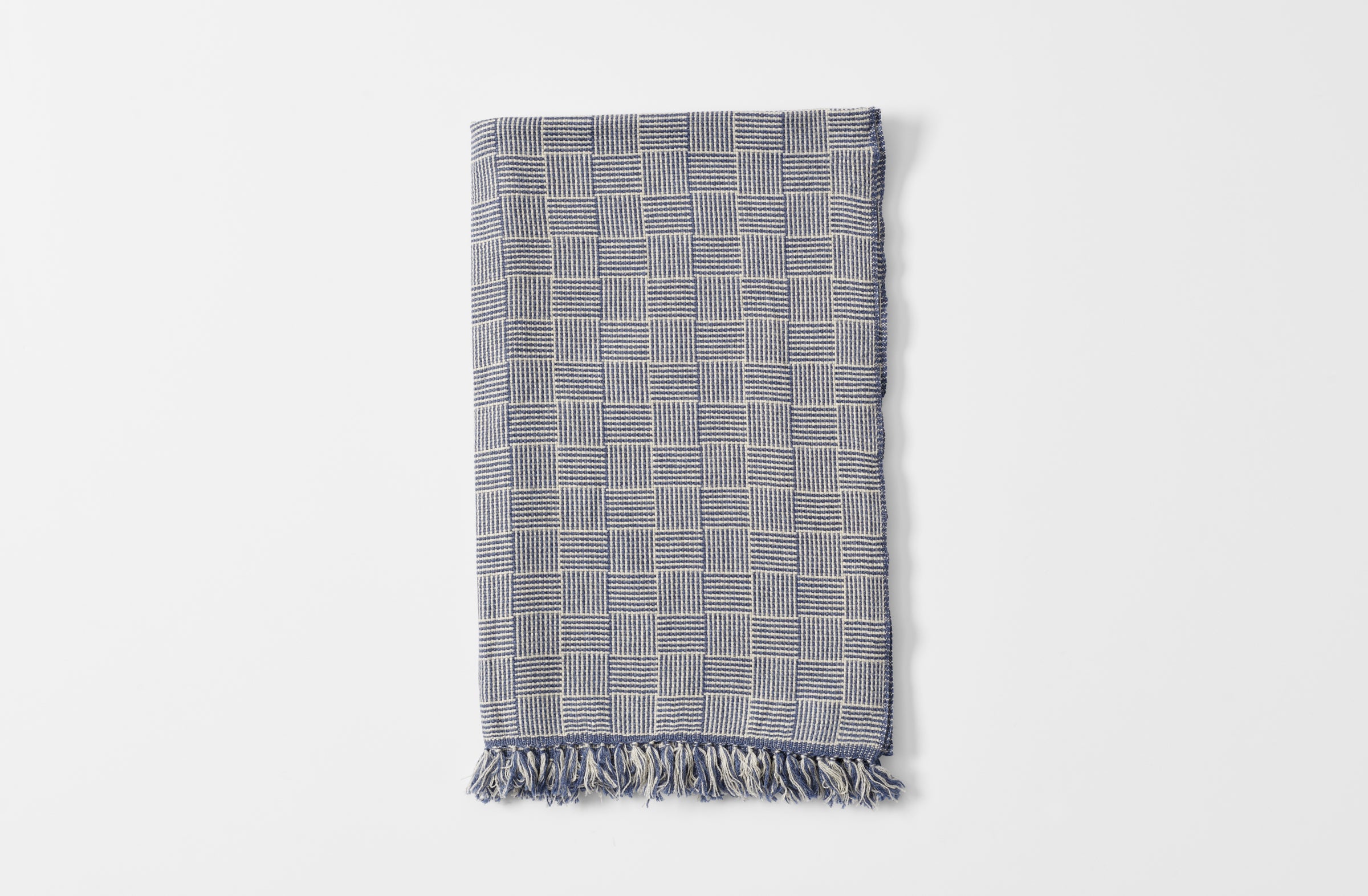 Cesto Oatmeal and Blue Throw Blanket