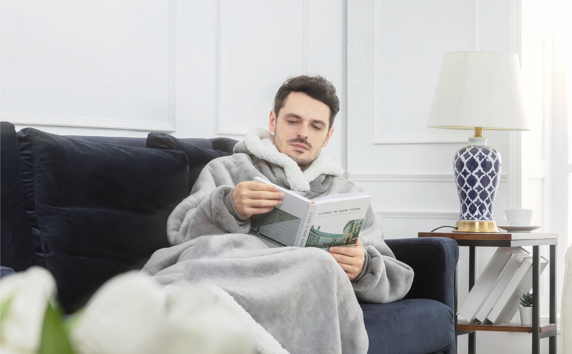 Bedsure Long Wearable Blanket , Sherpa Blanket Hooded , Oversize Blanket Sweatshirt with Deep Pockets and Sleeves for Adults, Grey 2