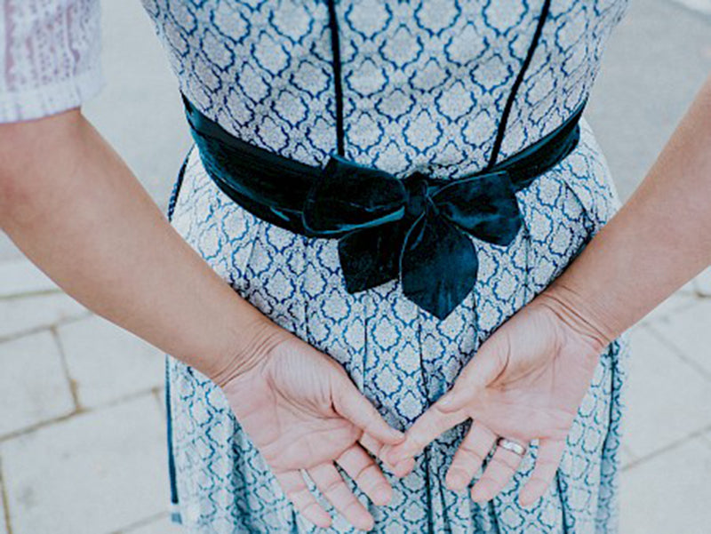 Auf Welche Seite muss die Schleife beim Dirndl
