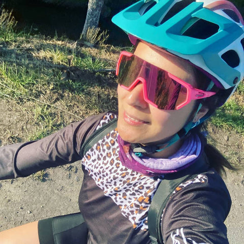 women wear quesharkglasses 02