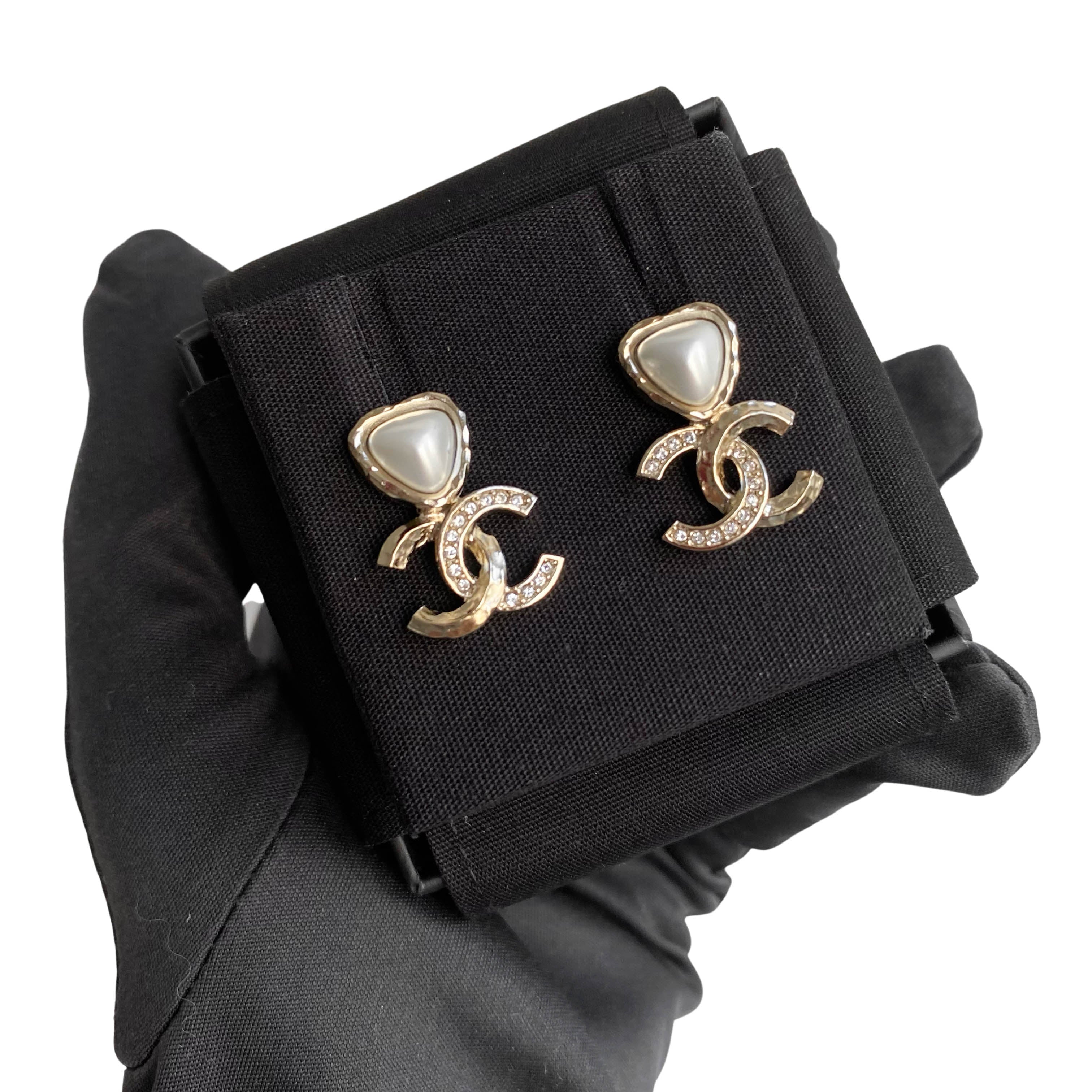 21K Heart Pearl CC Logo Stud Earrings