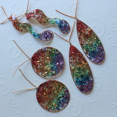 How to diy beautiful rainbow color glitter earrings