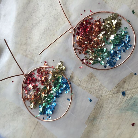 How to diy beautiful rainbow color glitter earrings