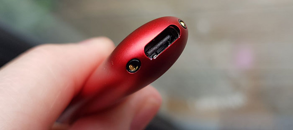 RELX Infinity red. charging port