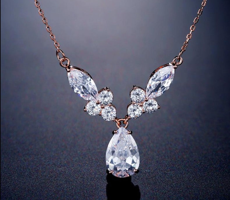 Water Drop Zirconia Crystal Pendant Necklaces for Elegant Women Fashion Bridal Jewelry