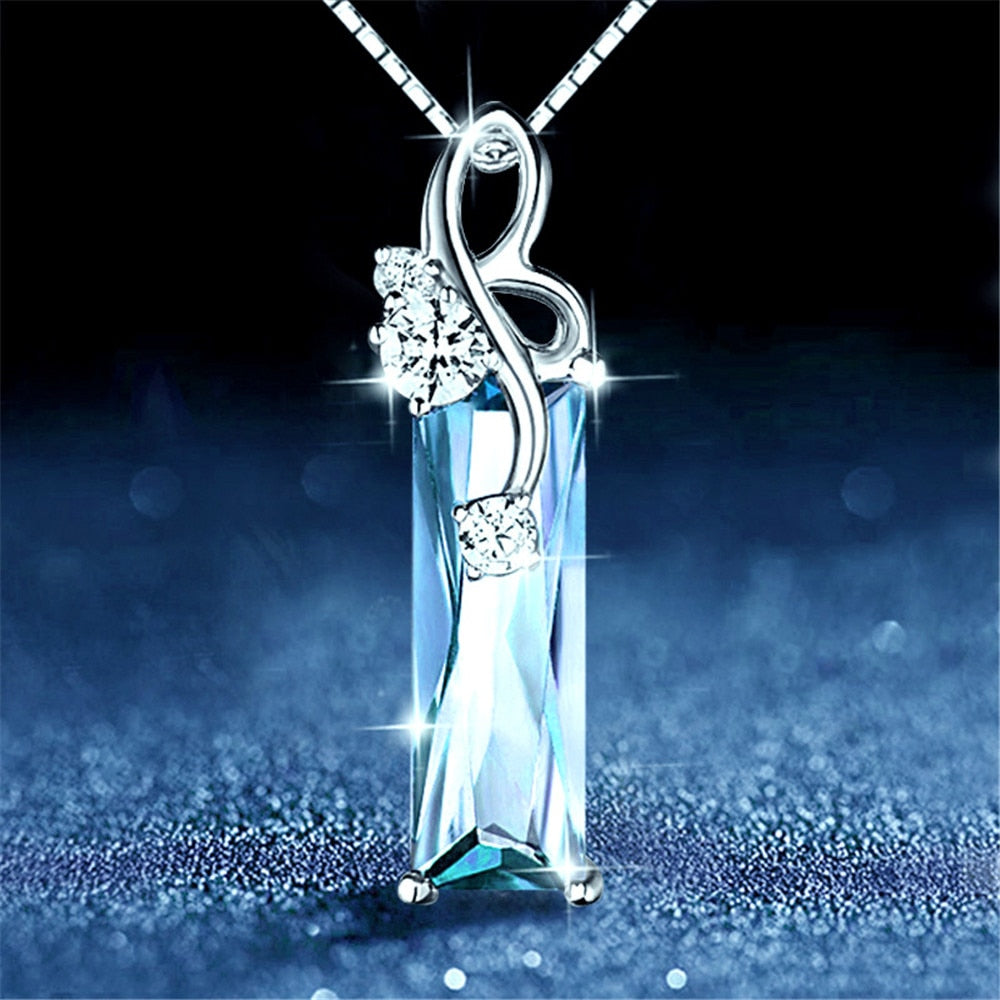 Aquamarine gemstones diamond pendant necklaces