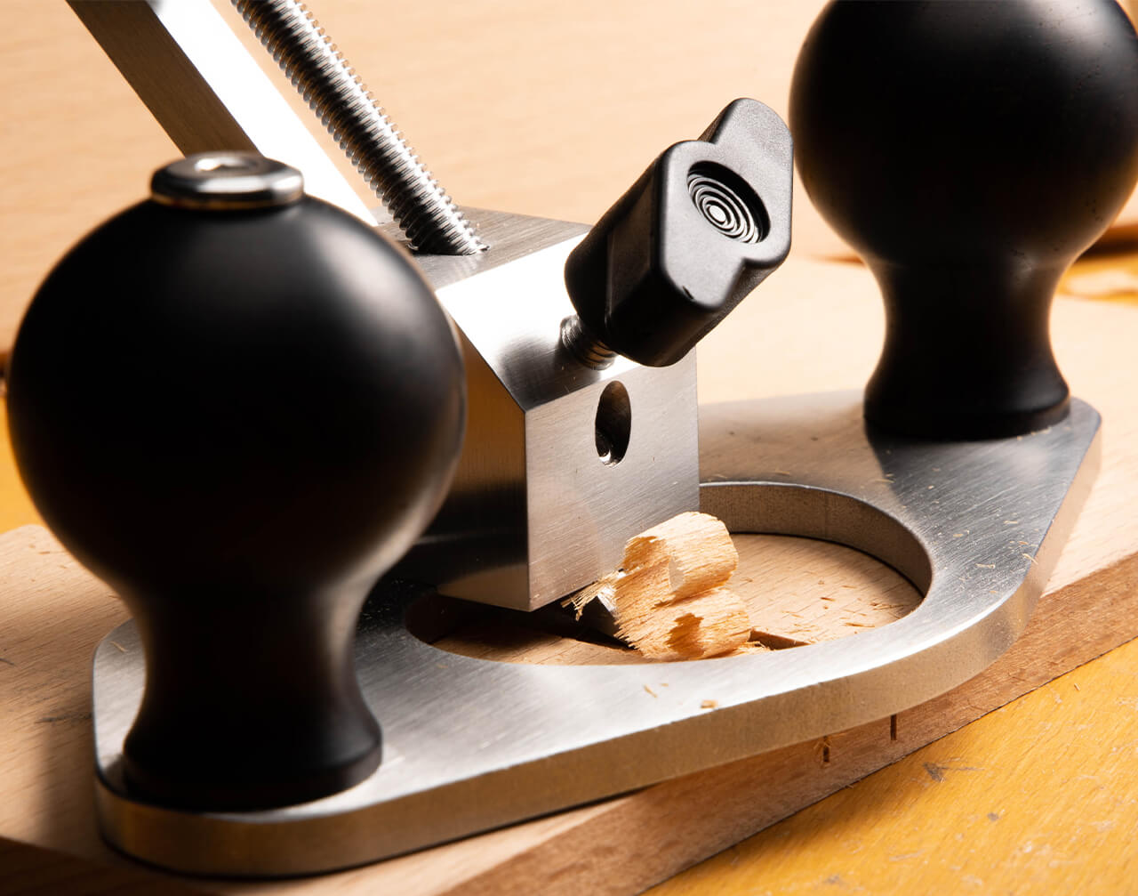 Router Plane Blade Locking