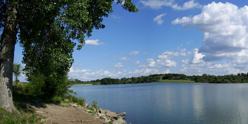 Standing Bear Lake Omaha paddle boarding in Nebraska