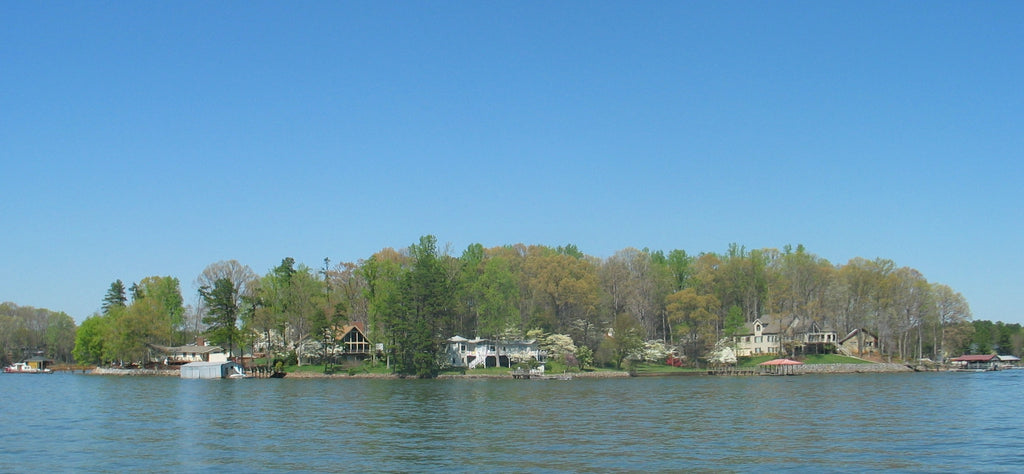 Lake Norman paddle boarding in Charlotte NC