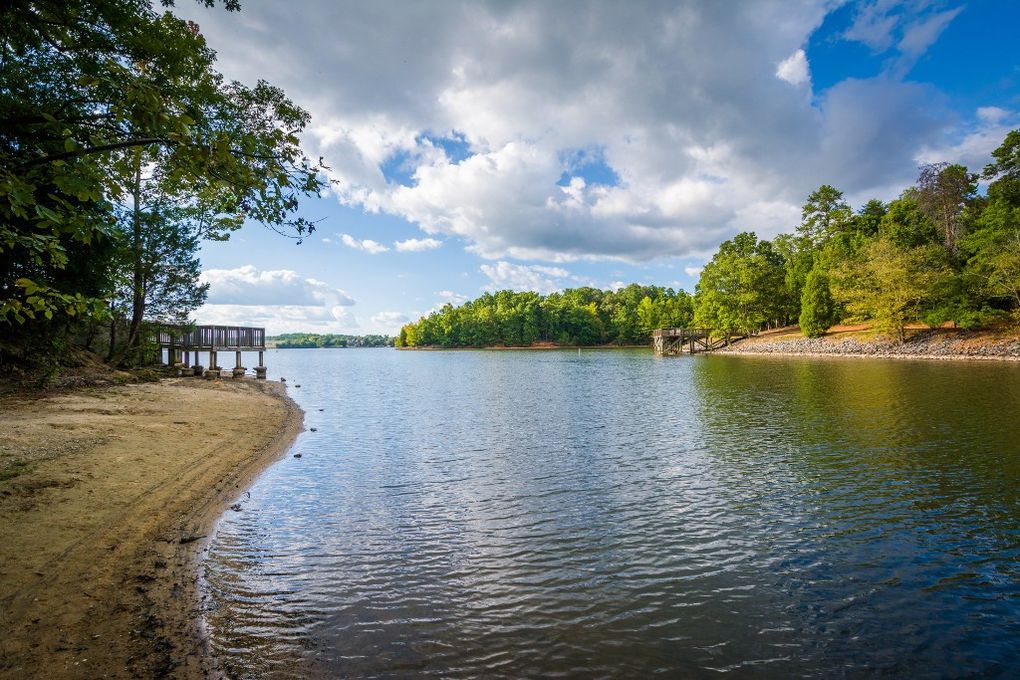 Lake Wylie paddle boarding in Charlotte NC