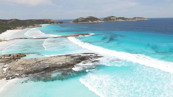 Lucky Bay paddle boarding