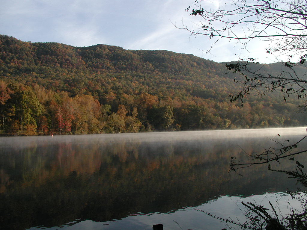 Tennessee river gorge paddle boarding in Tennessee