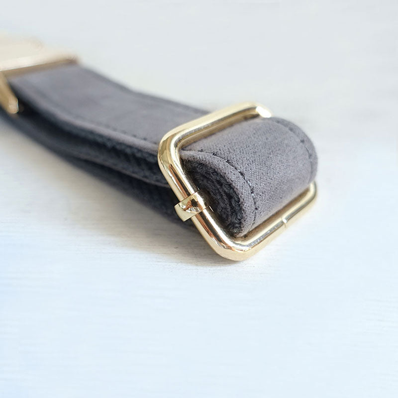 joli collier pour chien en velours gris