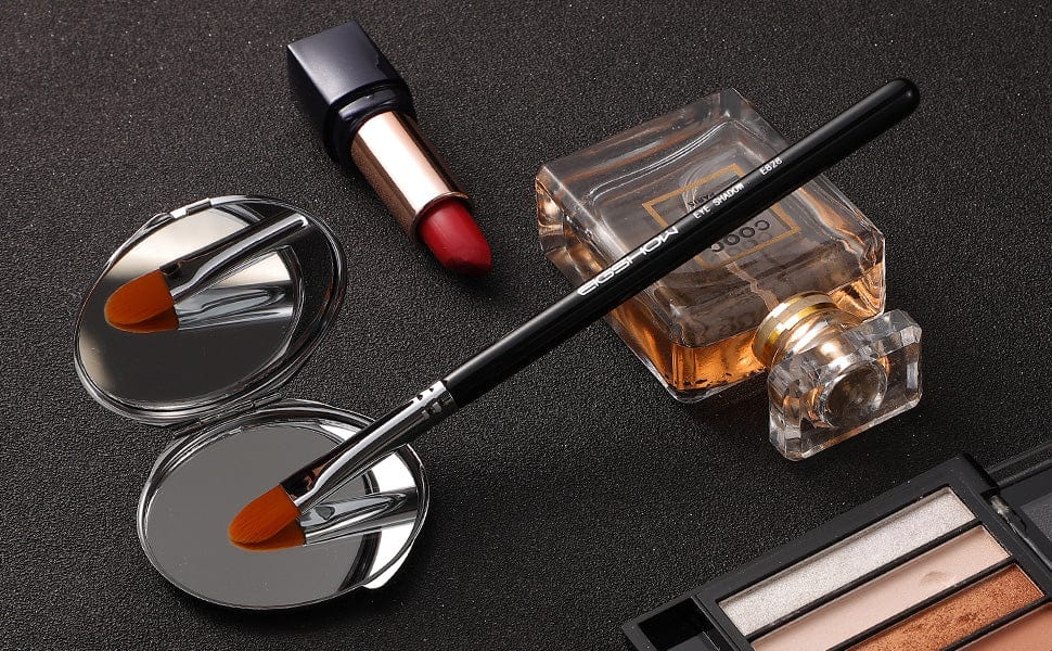 eyeshadow brush