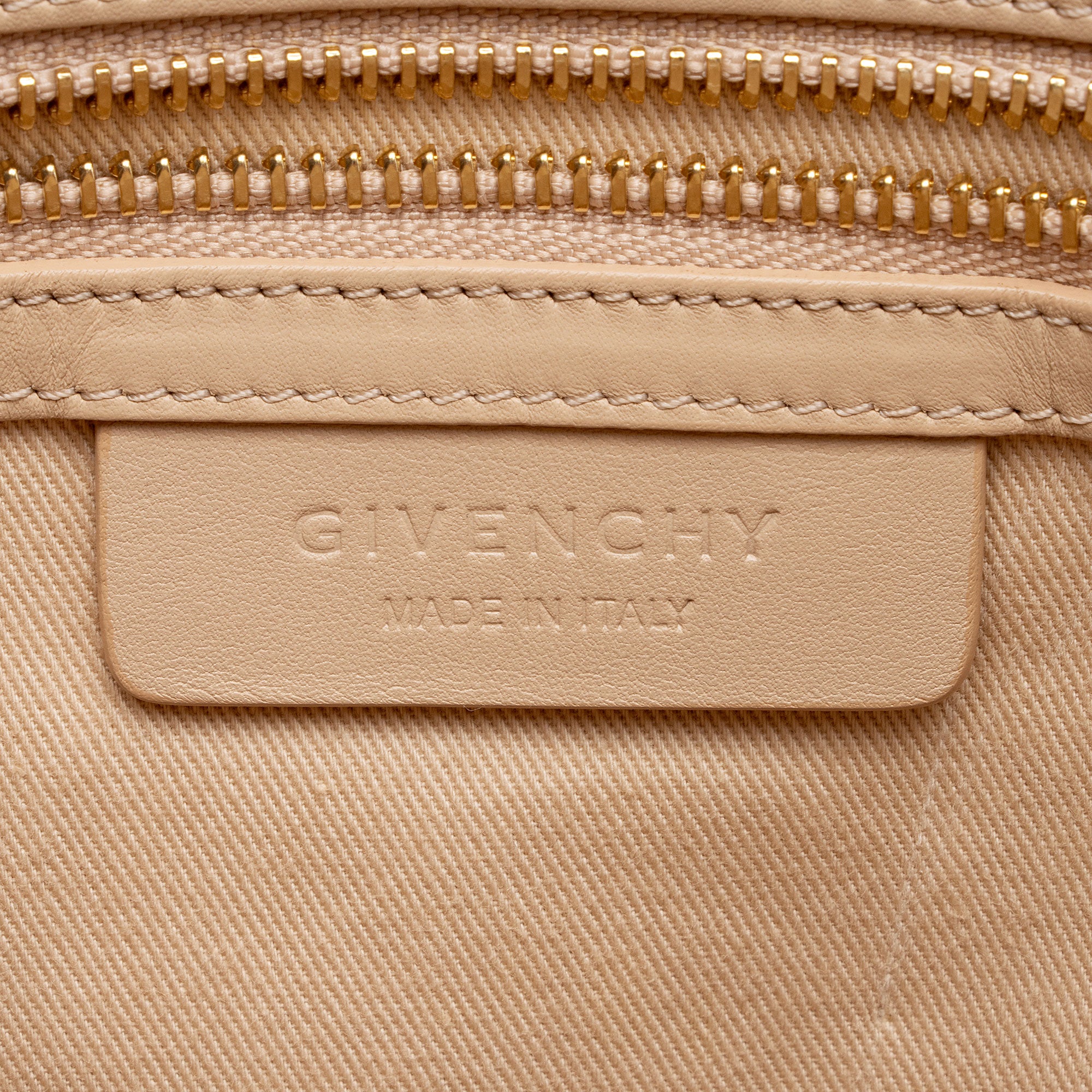 Givenchy Calfskin Antigona Medium Satchel (SHF-RyblZ9)