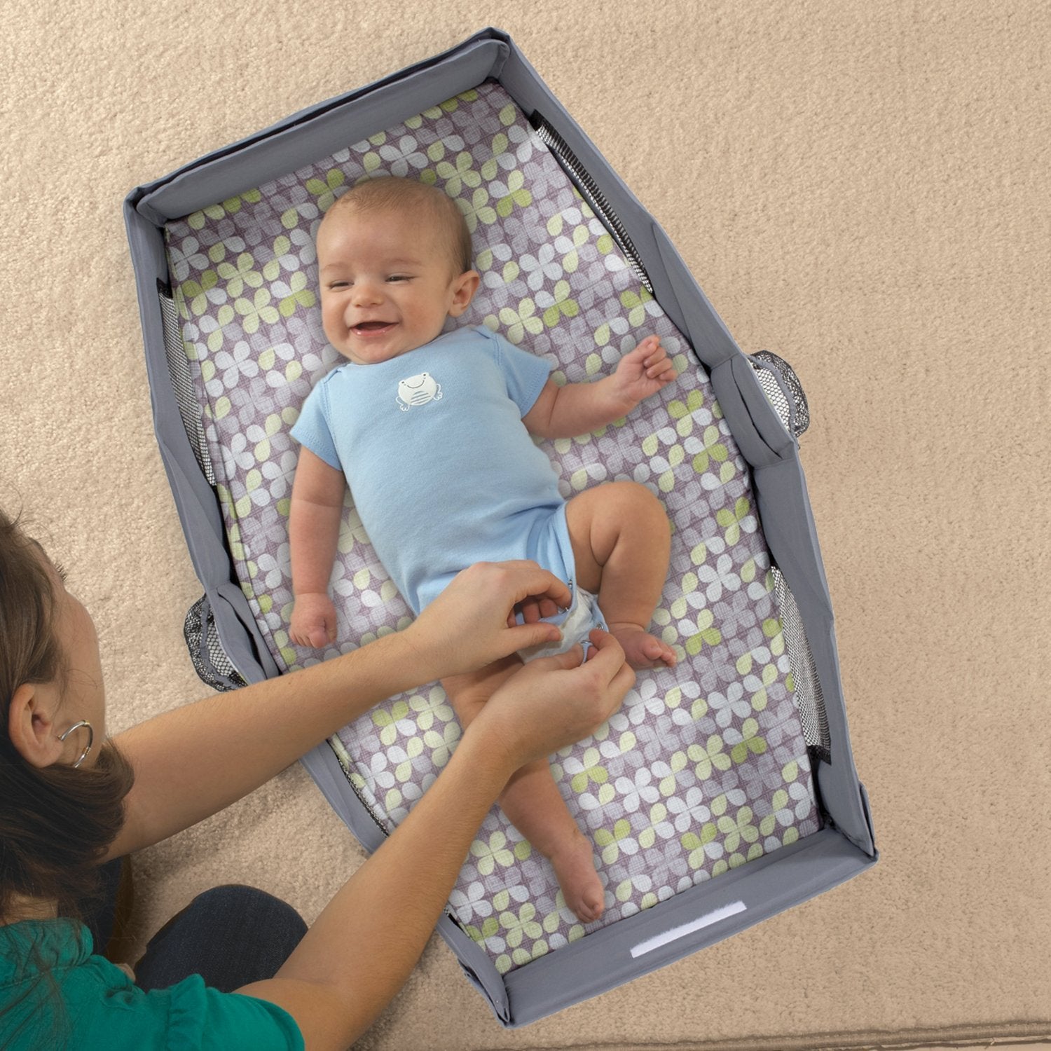 New Portable Baby Crib with Toy Hanging Rod