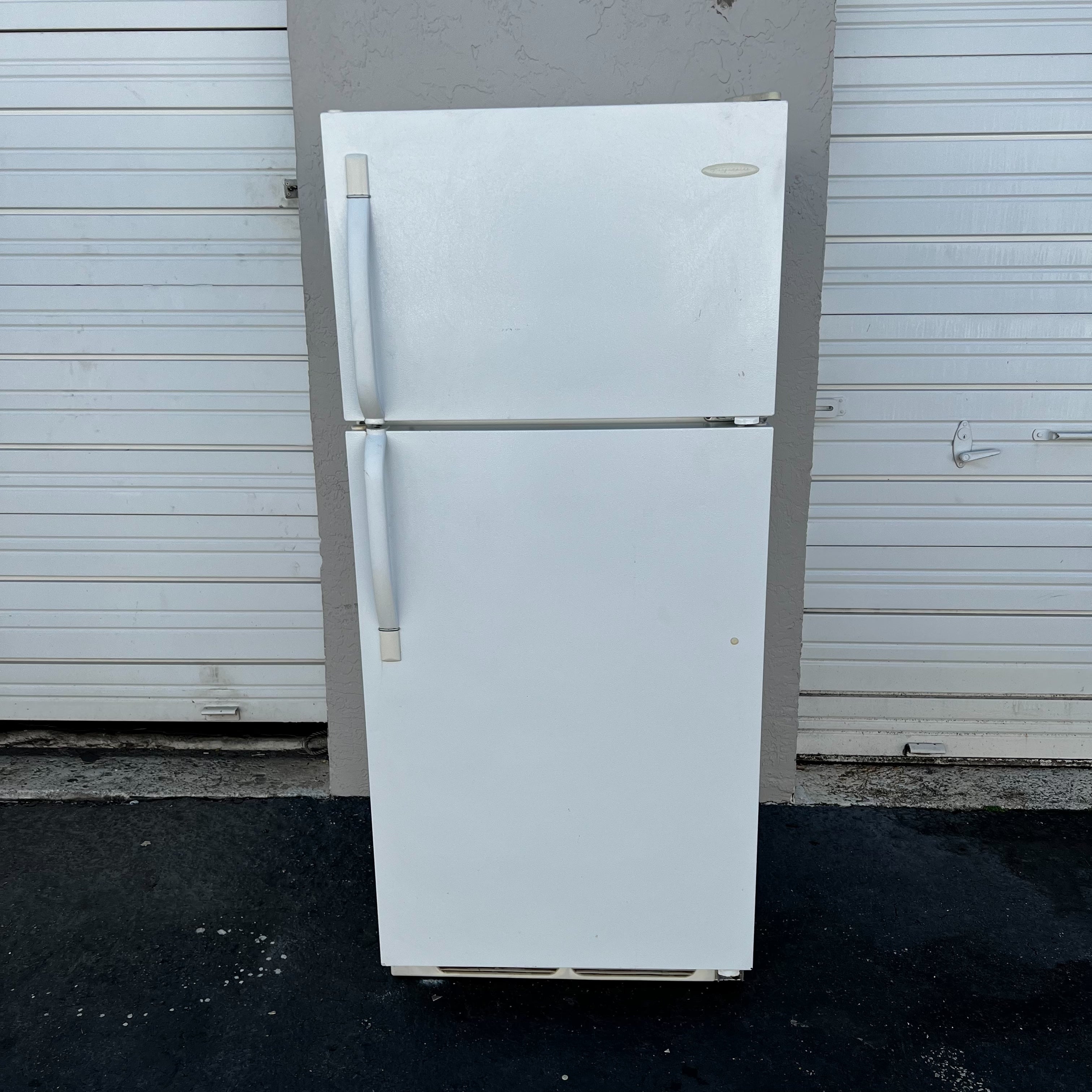 Frigidaire Top and Bottom Refrigerator