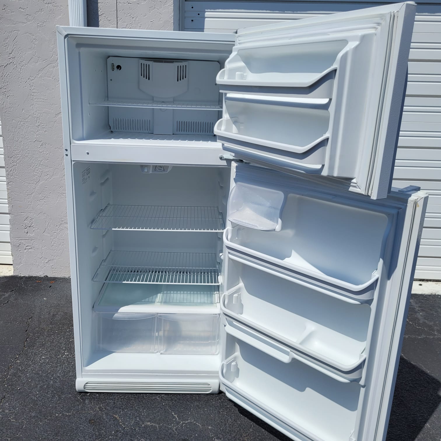 Frigidaire Top and Bottom Refrigerator