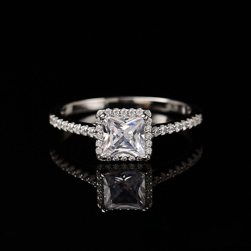 Princess cut special-shaped CVD diamond ring