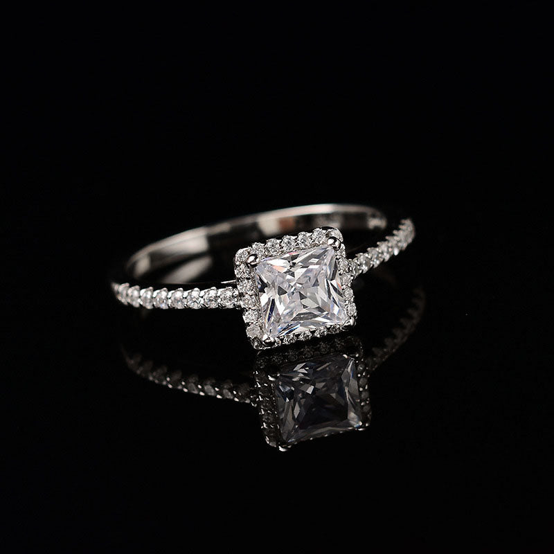 Princess cut special-shaped CVD diamond ring