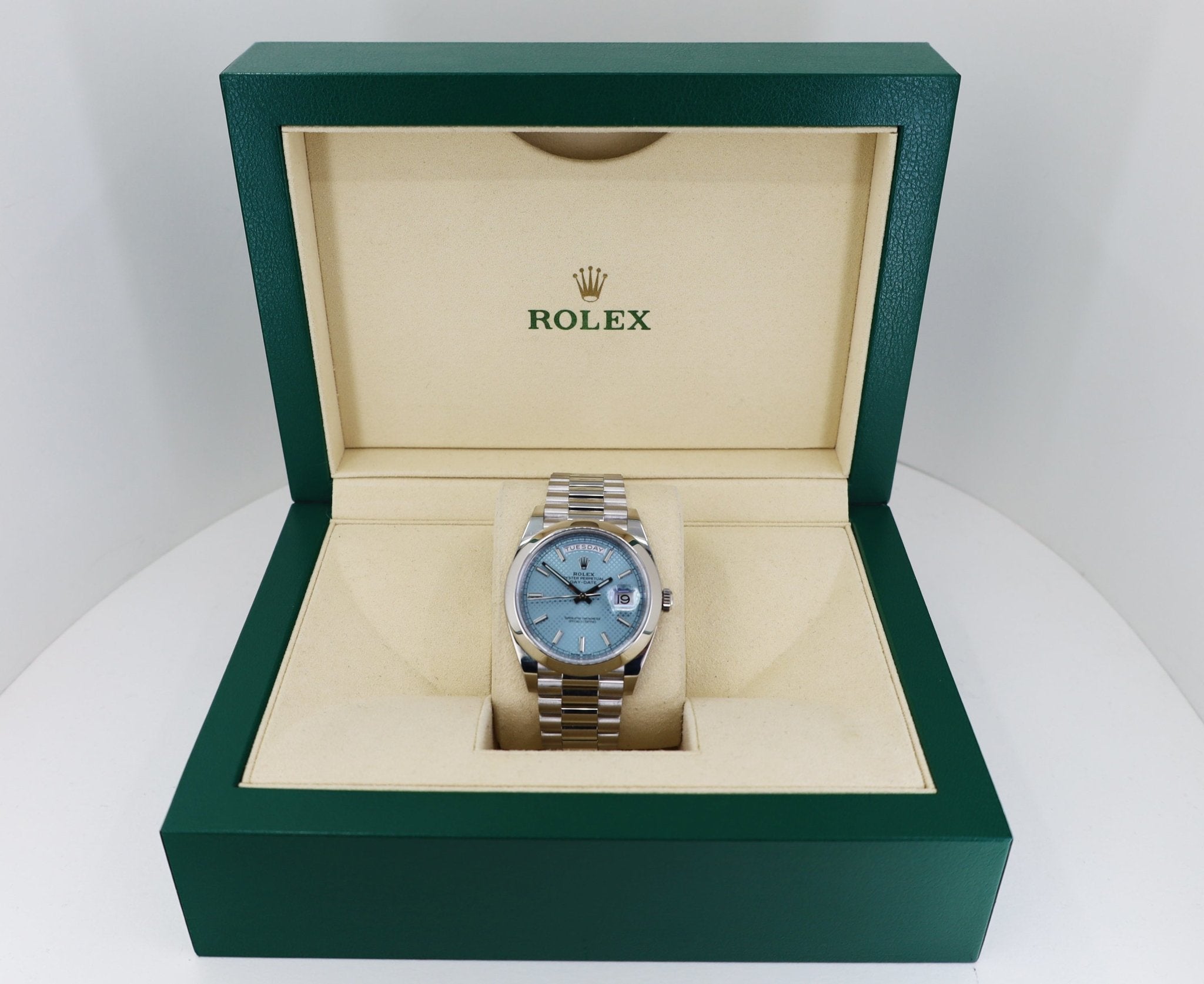 Rolex 950 Platinum Day-Date 40 Watch - Smooth Bezel - Ice Blue Diagonal Motif Index Dial - President Bracelet - 228206 ibdmip