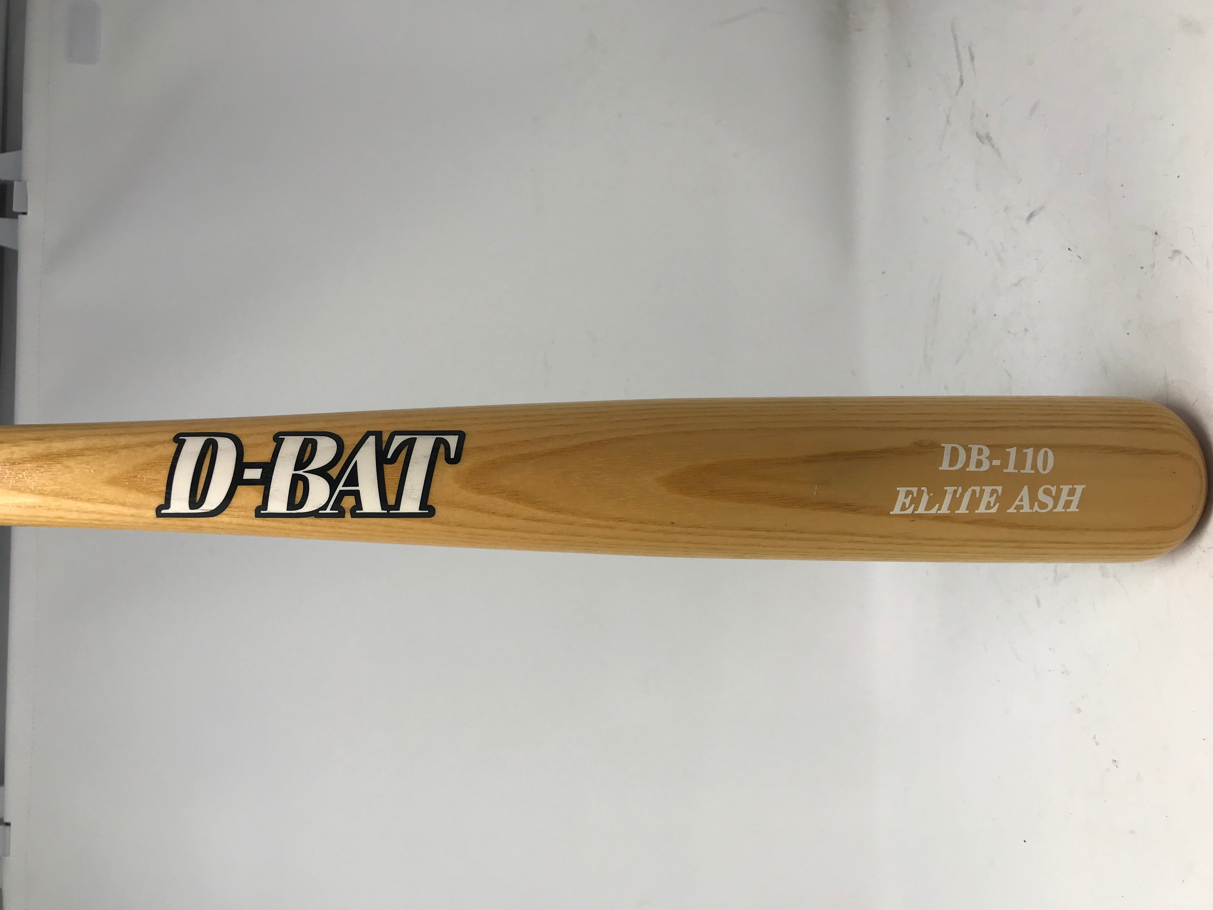 New D-Bat DB-110 Elite Ash Series 32 Inch Natural Gloss