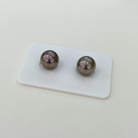 top gem quality Tahitian south sea pearl pair