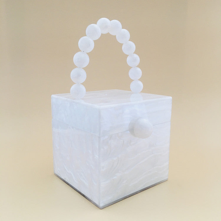 Acryl-Clutch-weiß