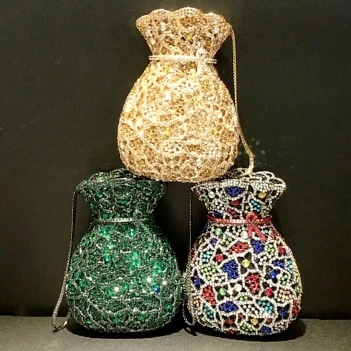 multicolor bundle mouth shape clutch