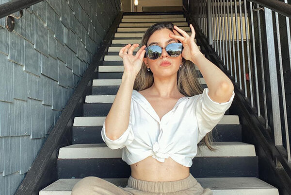 A beauty woman wearing beautiful sunglasses