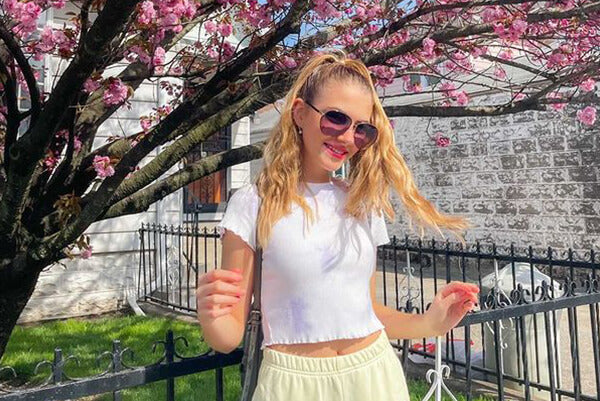 A beauty woman wearing beautiful sunglasses