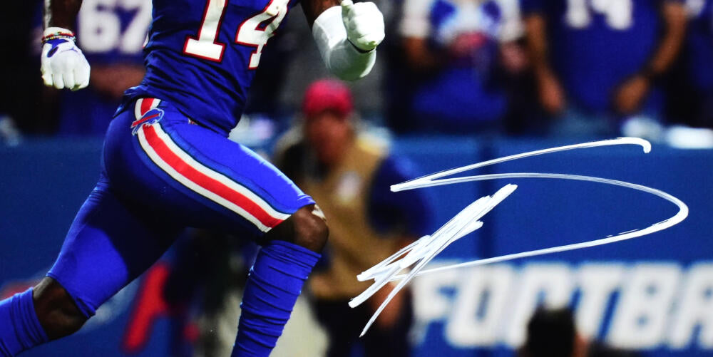 Stefon Diggs Autographed Buffalo Bills 8x10 Looking Up Photo-Beckett W Hologram *White