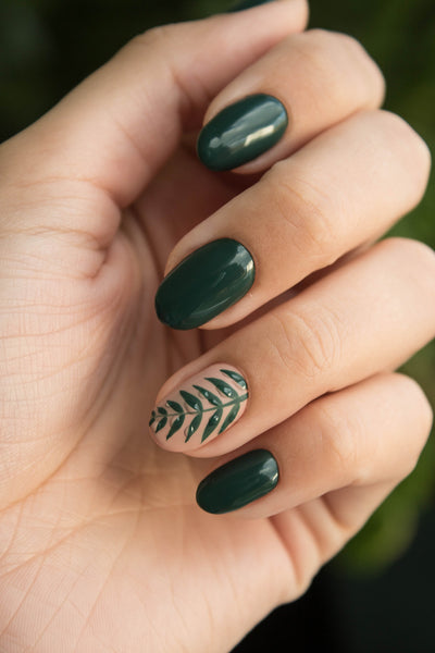 dark-green-nails