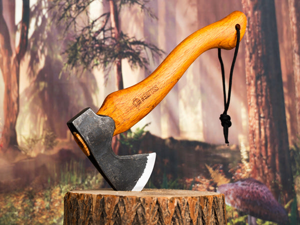 NedFoss R33 Outdoor Hatchet, Axes and Hatchets with Retro Leather Sheath for  Camping Gardening