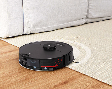 The Roborock S7 Max V at work